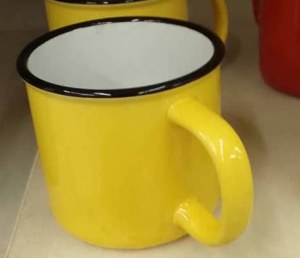 Tasse Jaune Et Rouge
