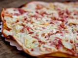 Pizza-Flamenkuch Crème Fraiche - Fromage - Champignions-Oignon - Lardon